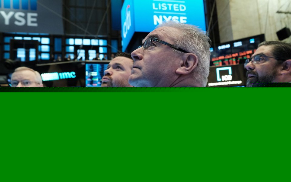 Wall Street fecha em alta impulsionada por queda do petróleo e alívio nas tensões geopolíticas
