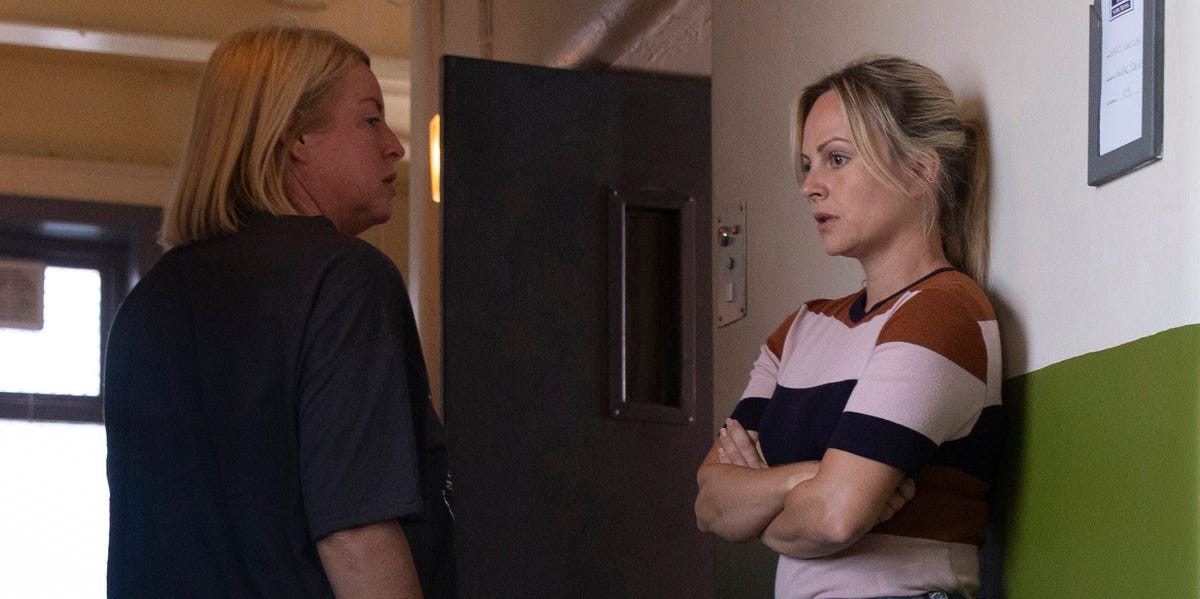 Coronation Street stars share behind-the-scenes snaps from tense court scenes