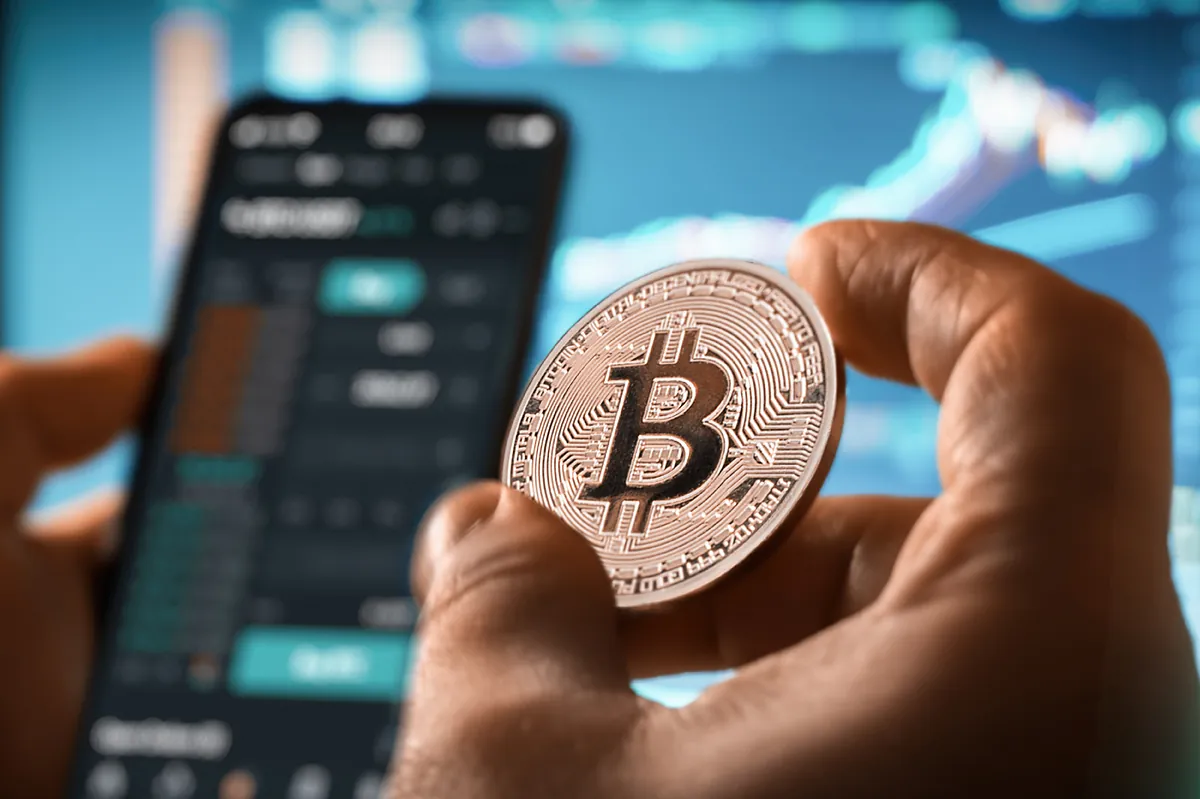 El bitcoin afronta "la maldición histórica de agosto"