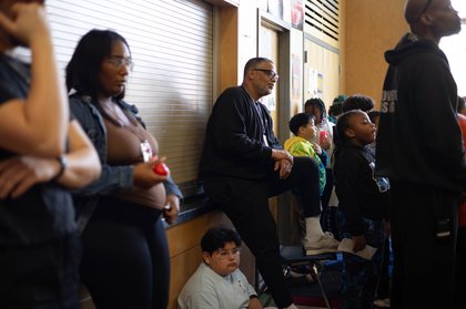 ¿Por qué líder de mentoría juvenil de Portland sigue siendo “tóxicamente optimista” en un clima anti-DEI?