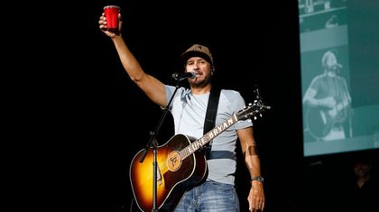 Luke Bryan and Brad Paisley Prank Carrie Underwood on ‘American Idol’