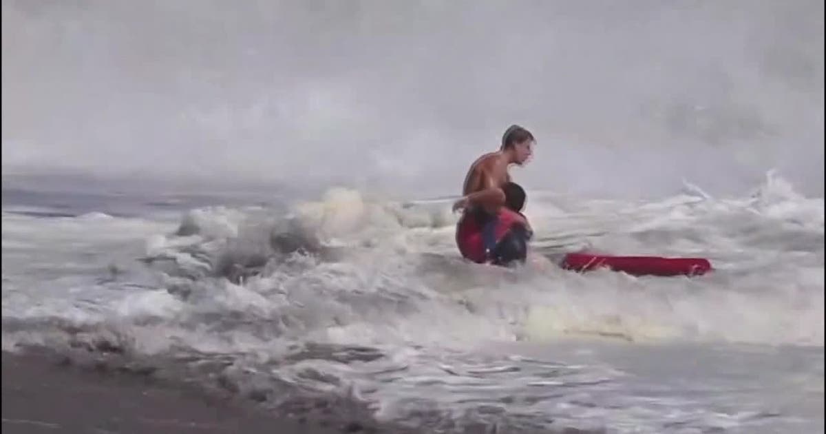 Santa Cruz lifeguard recalls heroic rescue in new statement