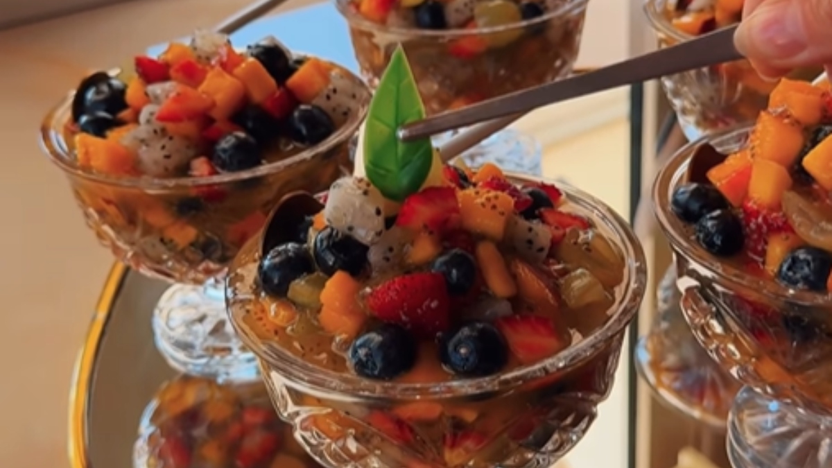 Tired of boring fruit bowls? Try this expert-approved chia seed salad for better gut health