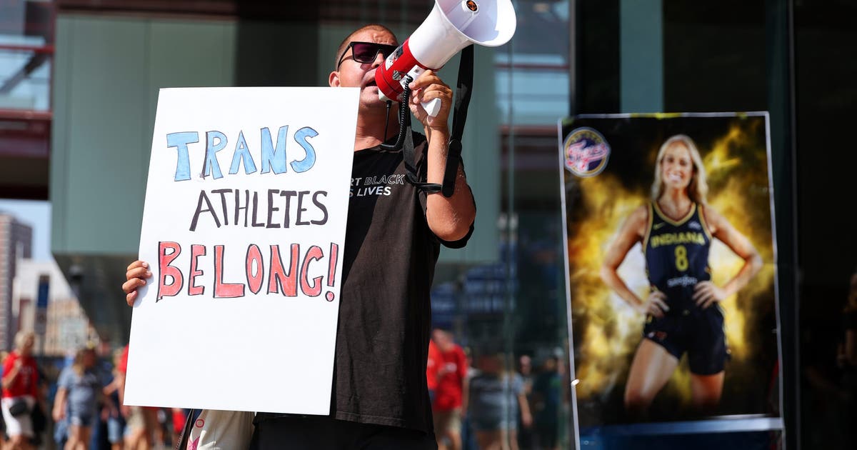 Sophie Cunningham talks with Cheryl Reeve after comments on trans athletes