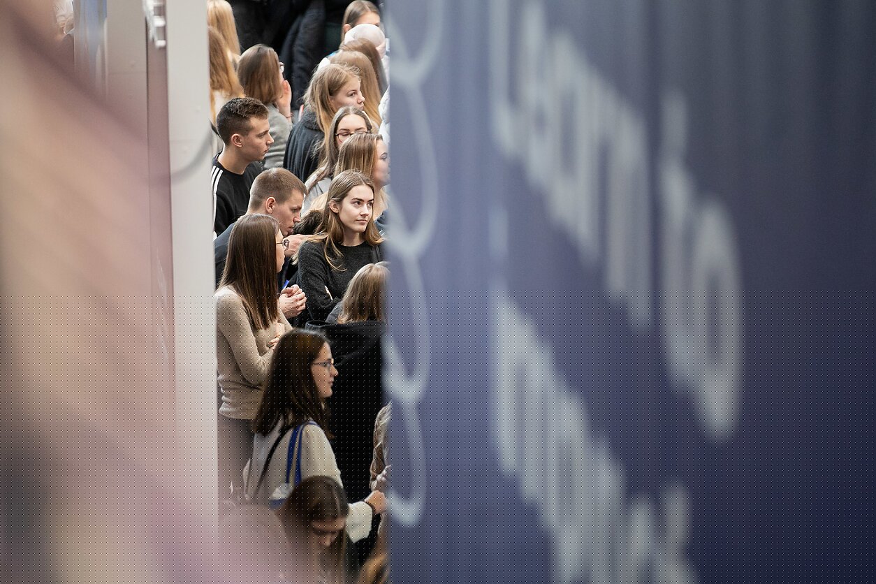 Į aukštąsias mokyklas kviečiama 21,7 tūkst. stojančiųjų: kurios studijos paklausiausios?