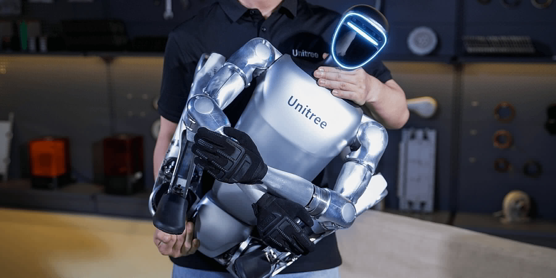 Viral Humanoid Robot Begging in China: Stunt vs Breakdown