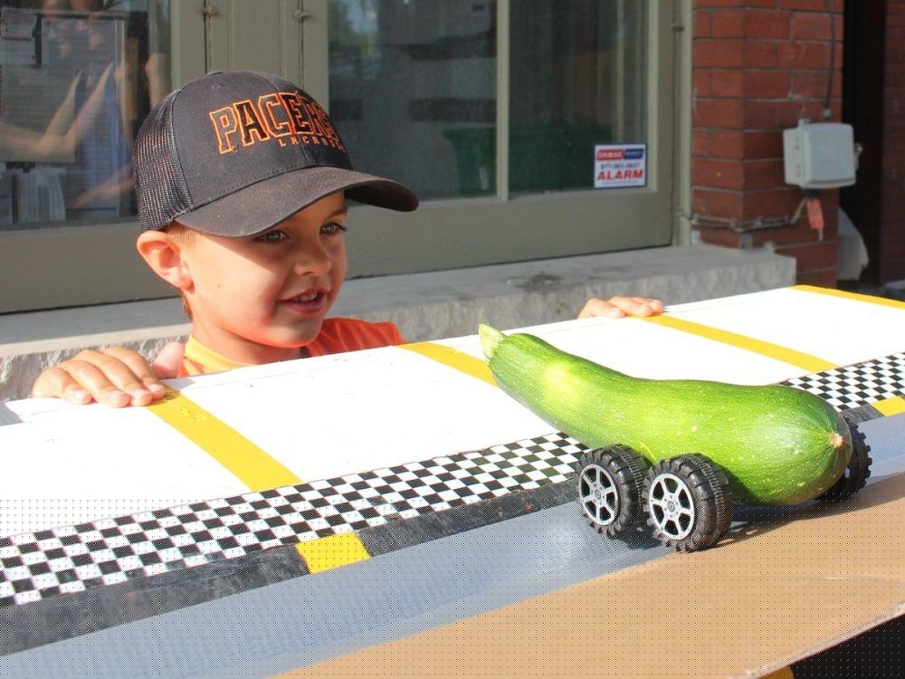 Veggie races heat up Petrolia Farmers Market: photos