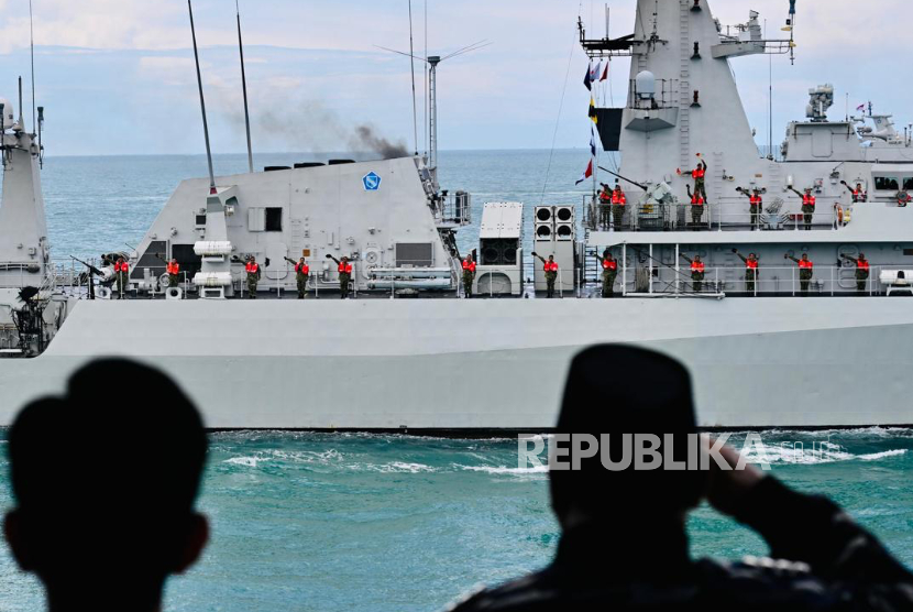 Presidential Inspection dan Parade Kapal Perang Terbesar di Asia Tenggara
