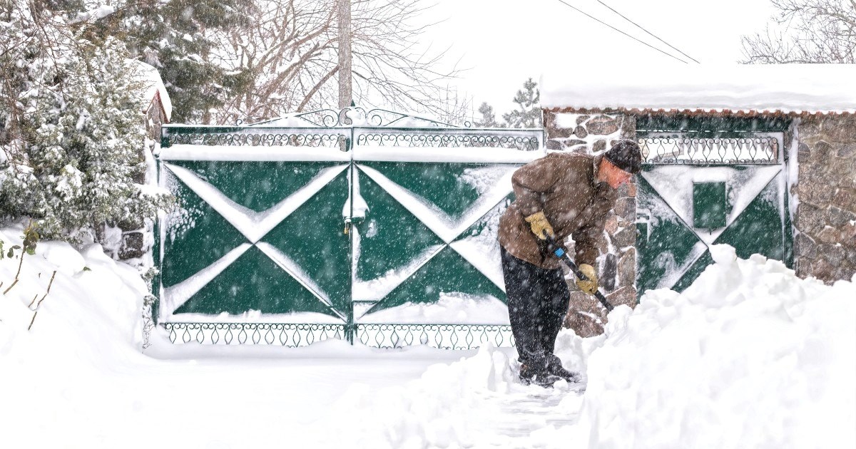 Entitled neighbor disapproves of resident's snow shoveling after winter storm, engaging in ongoing bitter feud: 'This guy goes out and re-shovels everything I did the night before!'