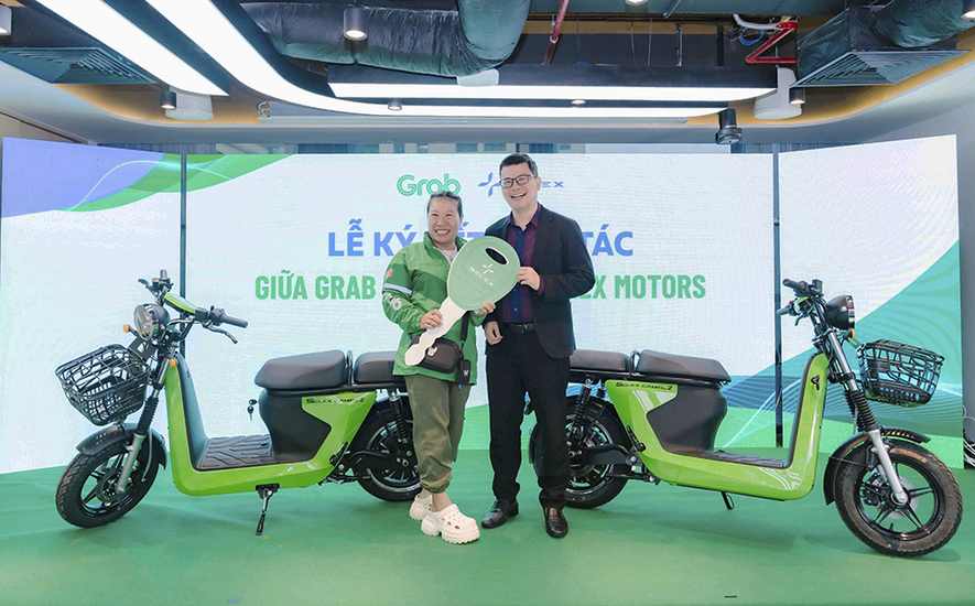 Grab Việt Nam bắt tay nhà sản xuất khuyến khích tài xế chuyển sang xe máy điện