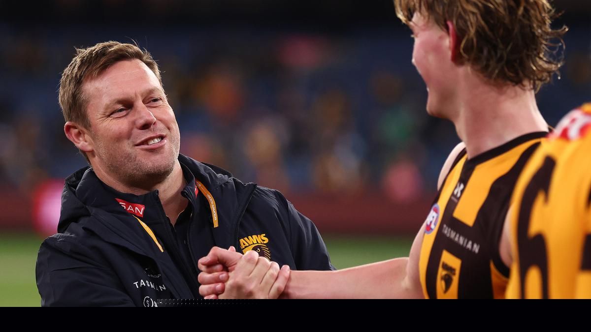 Hawthorn coach Sam Mitchell addresses reports Hawks are preparing for Fremantle’s famed Wharfie Time