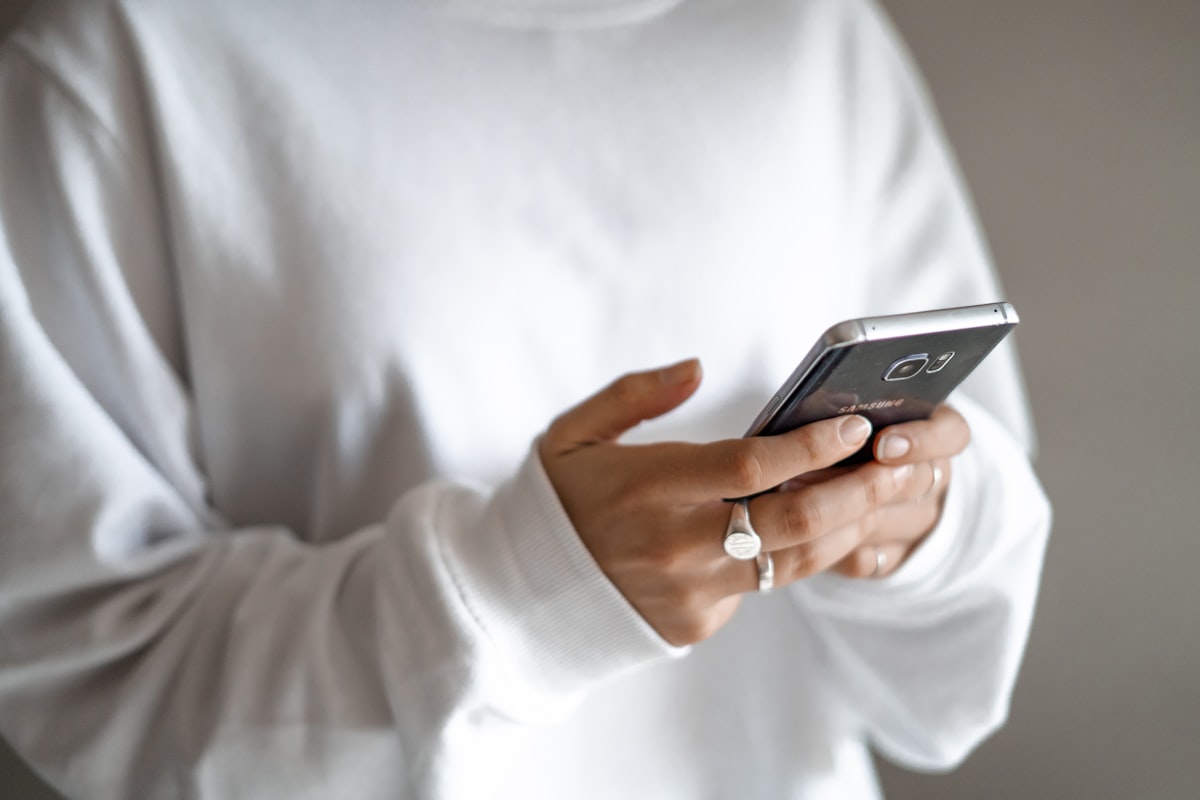 Maine Students Now Required to Put Away Cellphones for Entire Day