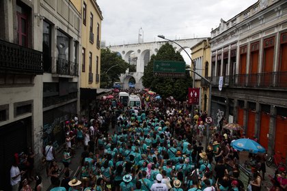 'Mulheres Vivas' no carnaval do Rio: Quizomba levanta a bandeira contra o feminicídio