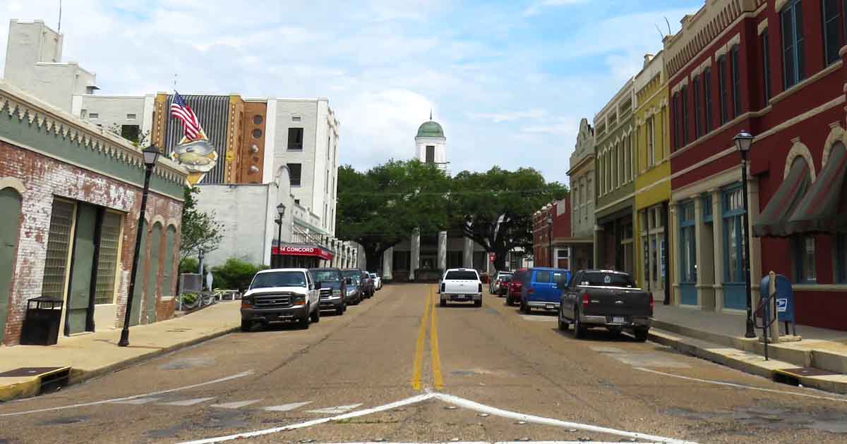 10 Slow-Paced Towns In Louisiana Where Affordable Homes Under $150,000 Still Exist1a. Abbeville
