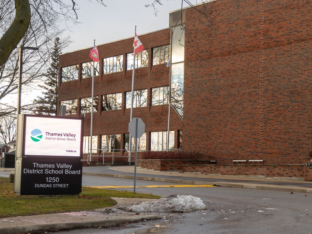 School board using vice-principals to fill library roles amid deficit: Union
