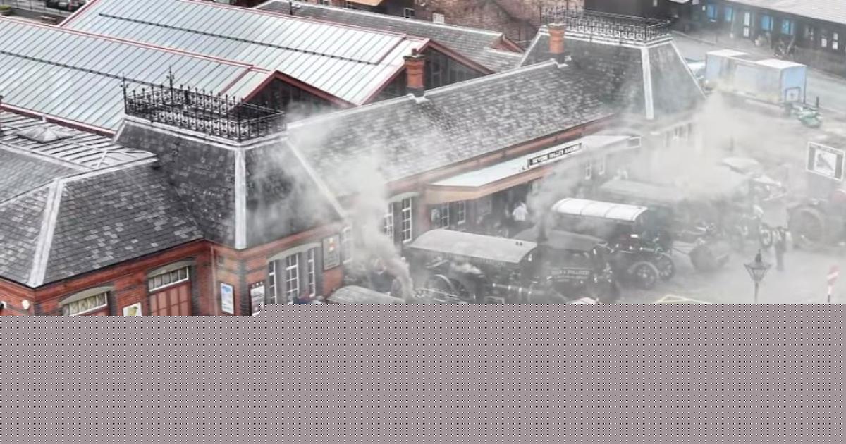 Vintage vehicles and traction engines delight visitors at heritage railway