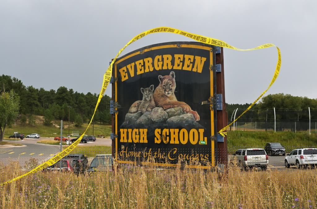 As kids like the Evergreen High School shooter sink into violent online extremism, what can parents do?