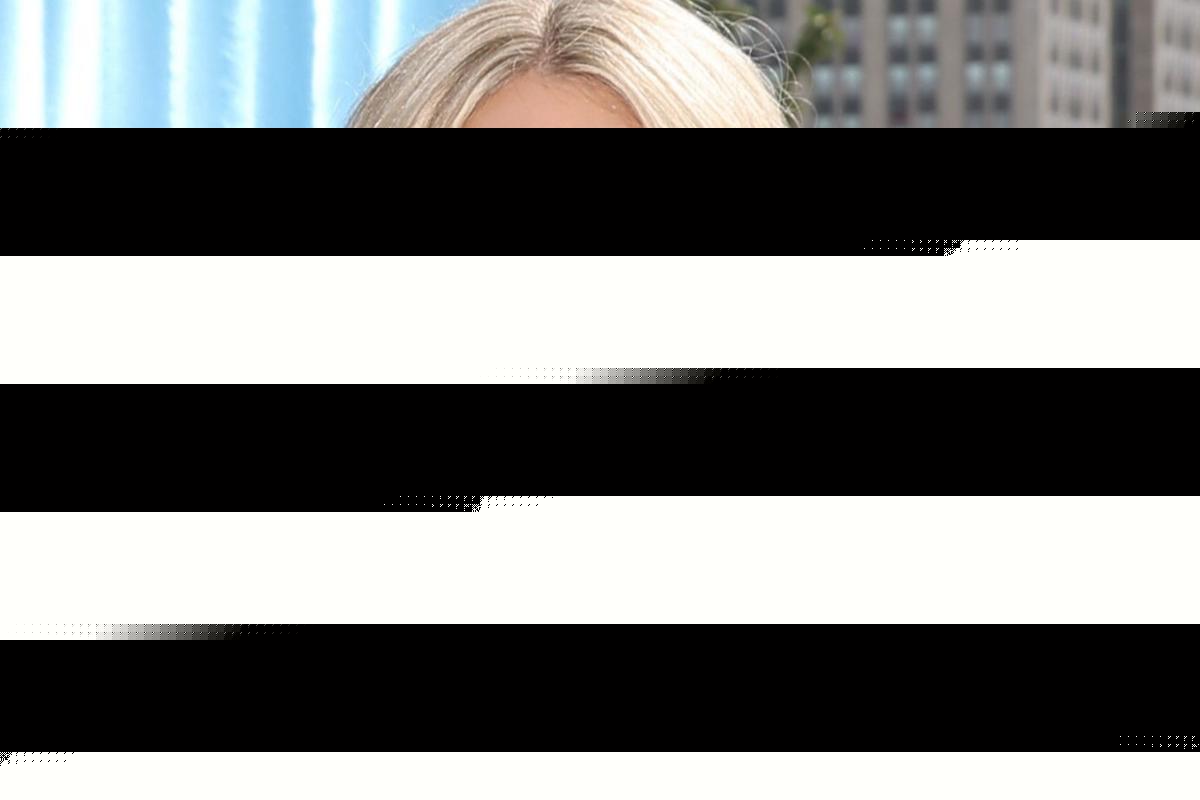 Carrie Underwood Returns to 'SNF'