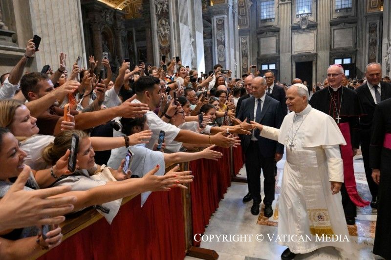 Leone XIV: “La preghiera è dimensione fondamentale della nostra umanità”. Dalla catechesi un appello alla pace del cuore e del mondo. Un pensiero al Medio Oriente (Sante Cavalleri)