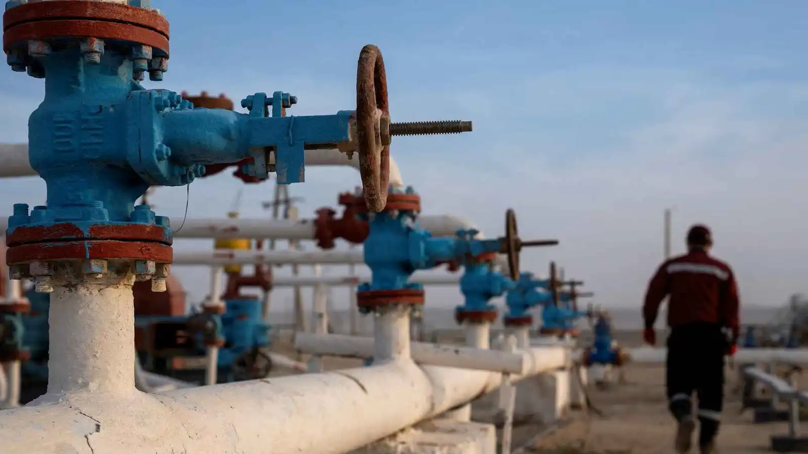 انخفاض إنتاج كازاخستان النفطي في تموز بنحو 14% وسط اضطرابات خط أنابيب قزوين