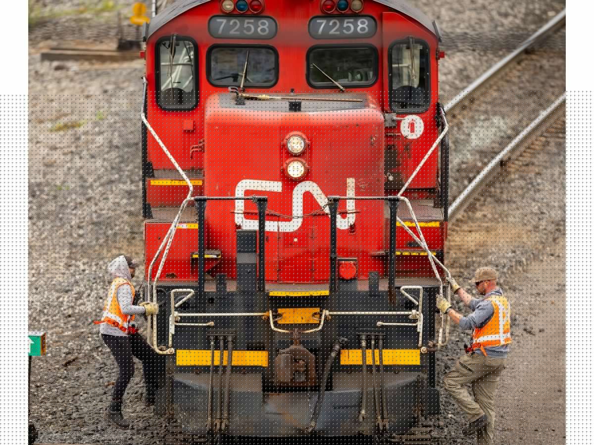 Town of Mayerthorpe questions CN about lack of maintenance and rail safety
