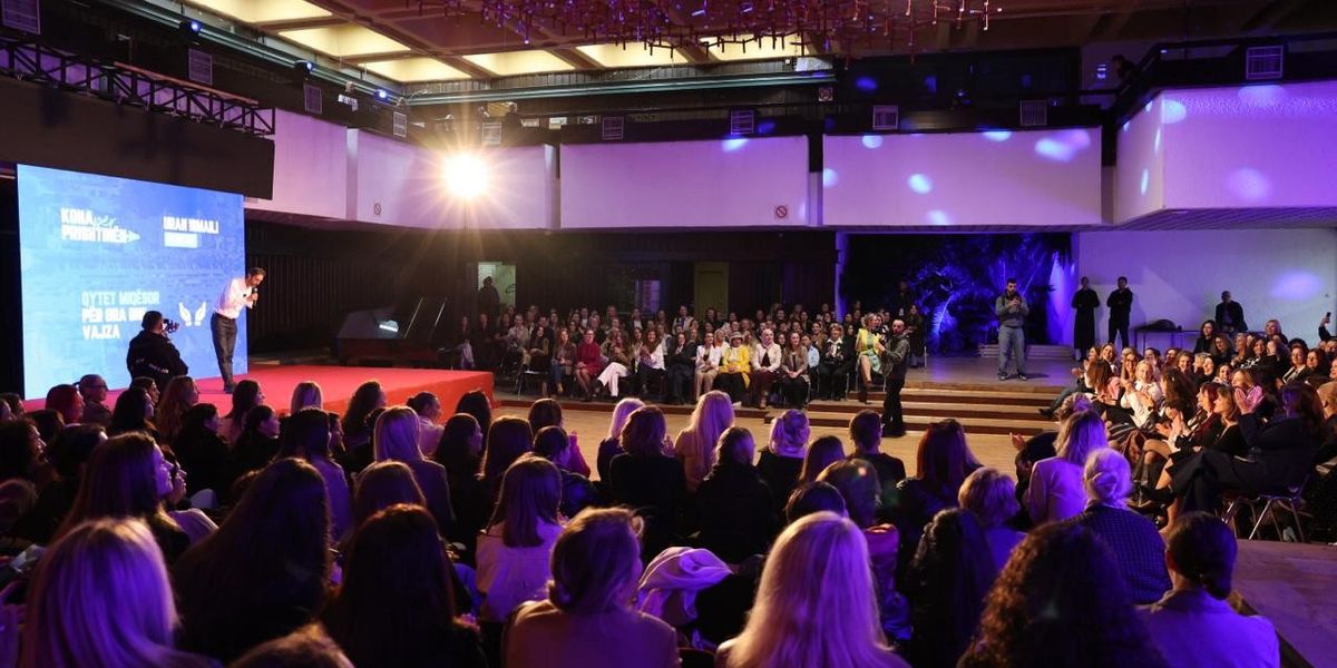 Ismaili, tubim me gratë dhe vajzat e Prishtinës: Kryeqyteti i barabartë pas 12 tetorit