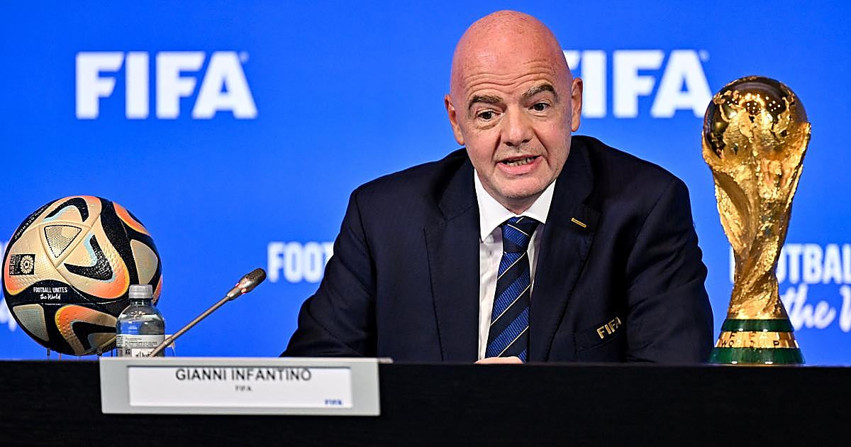 La UE planta cara a Infantino y advierte a la FIFA tras su plan de privatizar el Mundial: «Fuera las manos de nuestro fútbol»