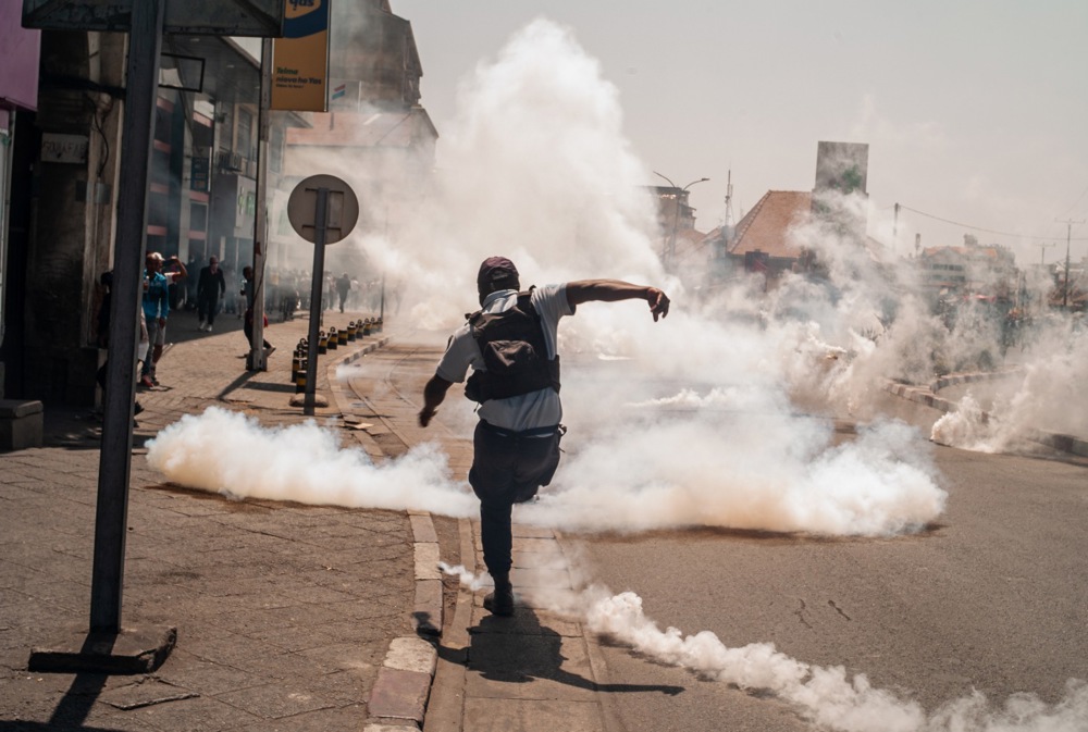 Demonstranti u Madagaskaru se vraćaju na ulice uprkos raspuštanja vlade