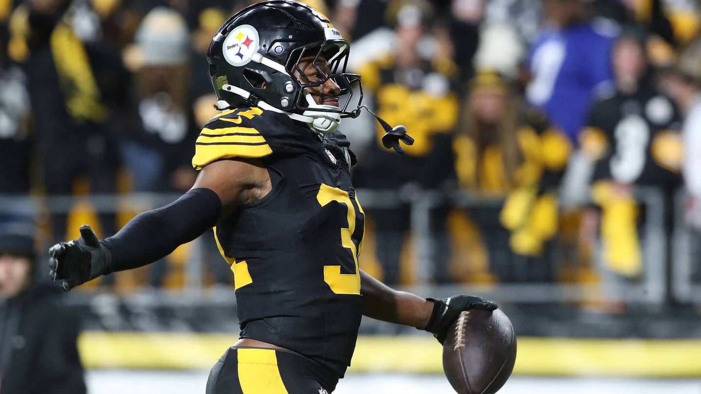 Bears Sign Suspended DB Amid Injuries, Waive Long Snapper to End Competition