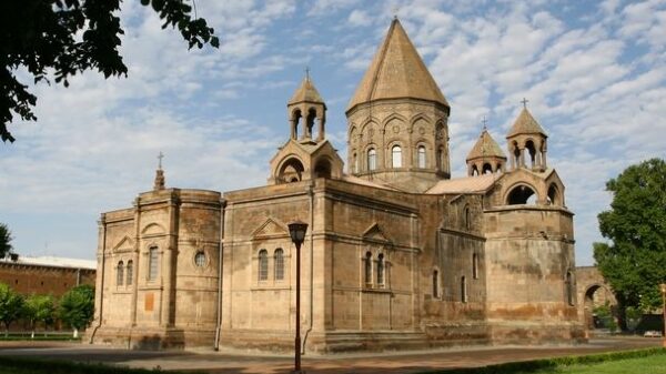 Երբ իշխանությունը դատարանի առաջ է կանգնեցնում իր Կաթողիկոսին. Հարություն Աղա-Սարգսյան