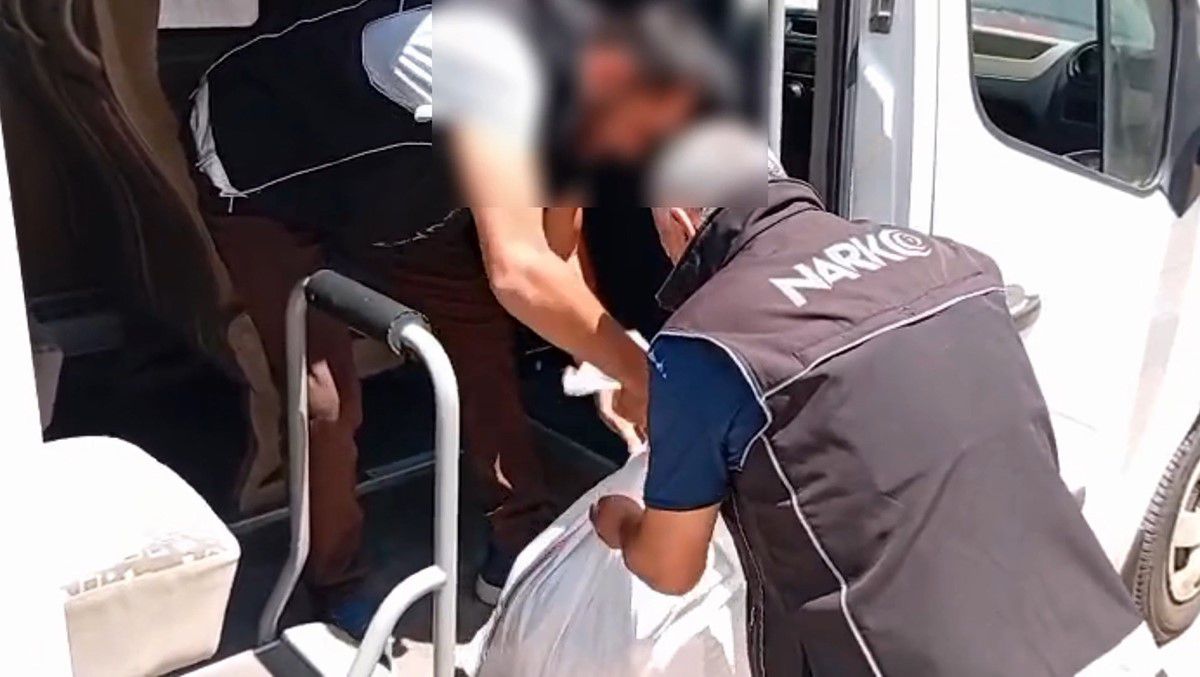 Mersin'de uyuşturucu operasyonu: 15 kilo esrar ele geçirildi