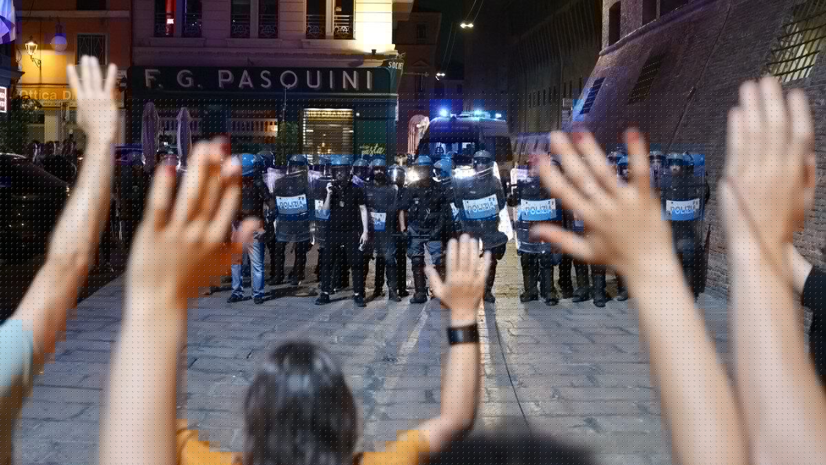 Scontri alla manifestazione dopo la morte di Fakir a Bologna: 12 indagati