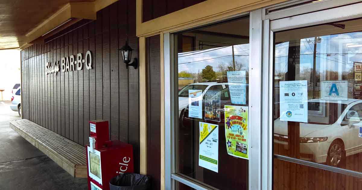 The Fried Chicken At This BBQ Restaurant In South Carolina Is Out-Of-This-World Delicious