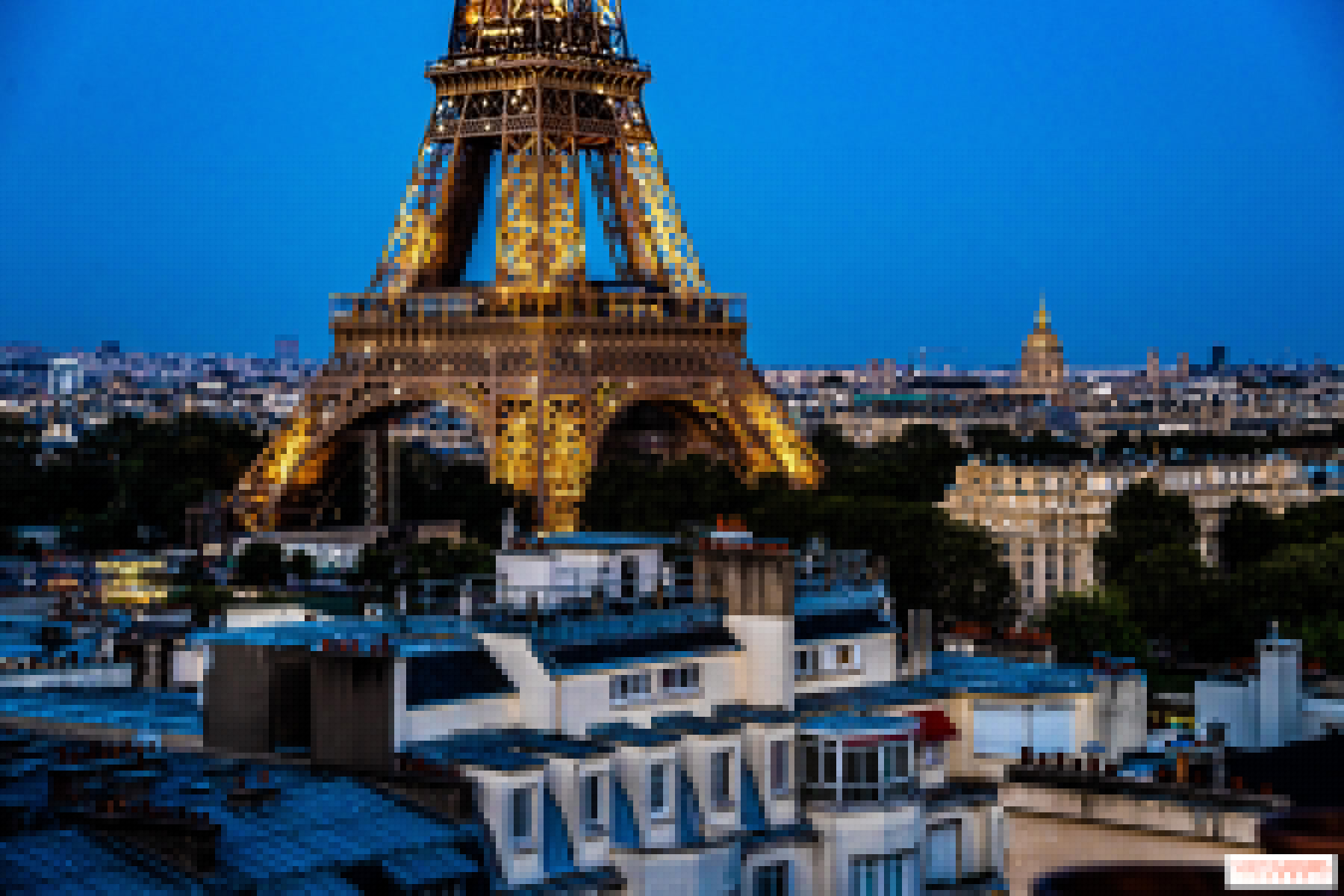 Tour Eiffel : des DJ sets électro au sommet de Paris tous les jeudis jusqu'en septembre