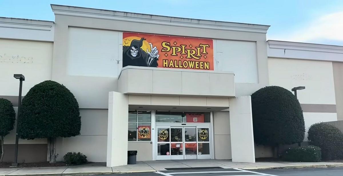 4 of Maine’s 5 Spirit Halloween Stores Are Now Open for 2026