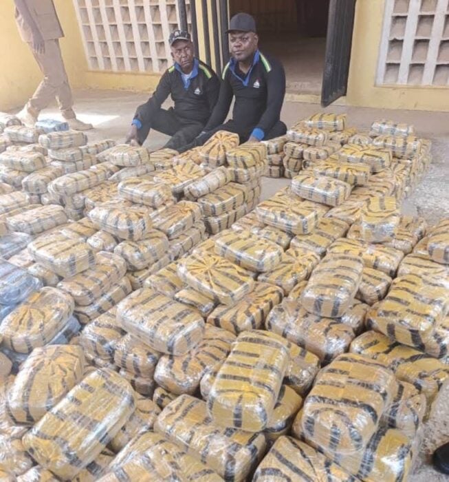 PICTORIAL: Troops Arrest Fake Policemen With 2 Vans Loaded With Cannabis In Taraba