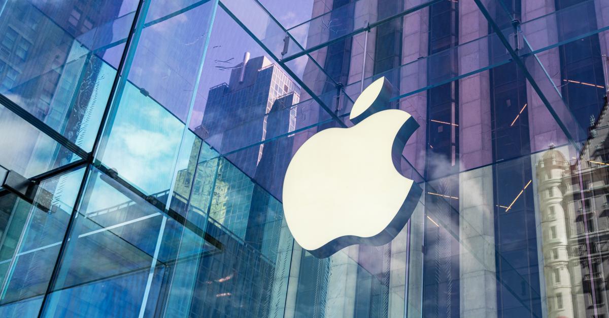 Apple removes ICE tracking apps from its online store over law enforcement safety concerns