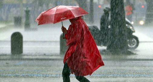 Meteo, domenica allerta gialla per temporali