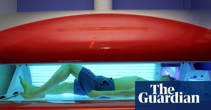 Sunbeds should be banned in UK, skin cancer experts say