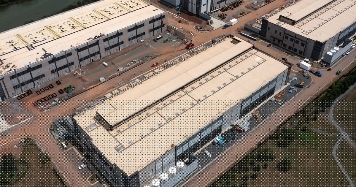 Amazon Pushes Virginia to Let AI Data Centers Fund Their Own Grid Upgrades