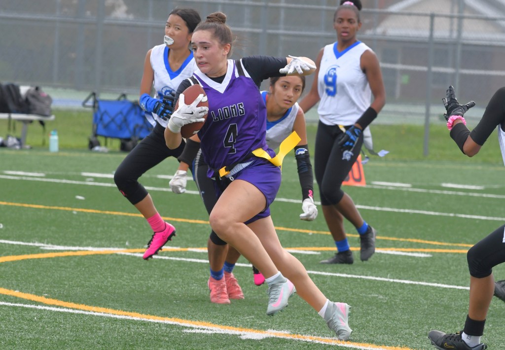 Prep Flag Football: Mountain View runs winning streak to nine with shutout of Thornton
