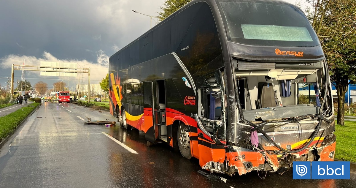 Dos muertos deja colisión entre furgón y bus que trasladaba a jugadores juveniles de Deportes Temuco
