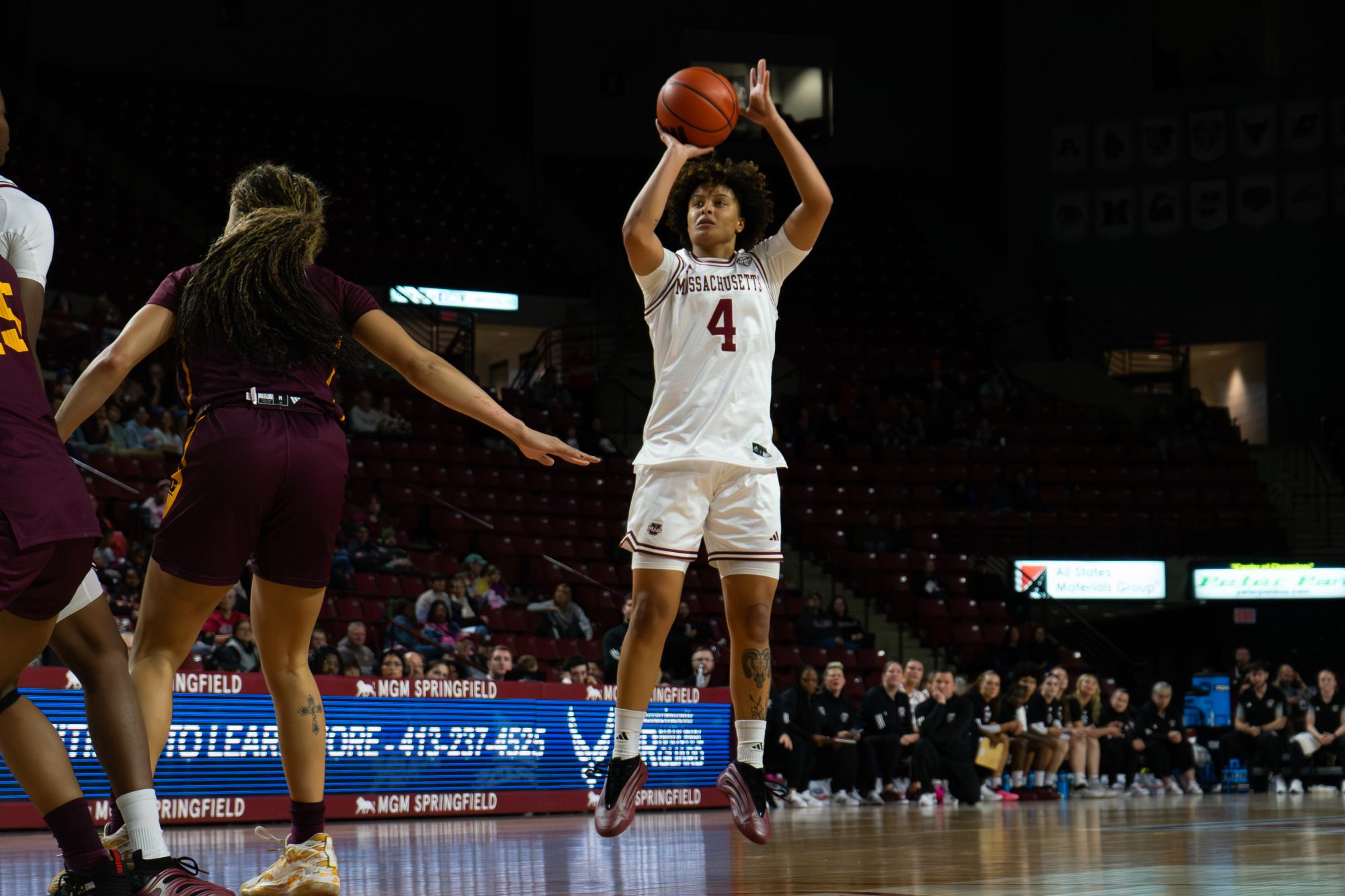 52 points in the paint power UMass to 85-76 win over Ohio