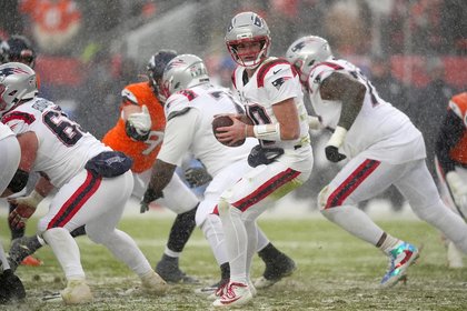 Patriots QB Drake Maye doesn’t throw during open portion of practice