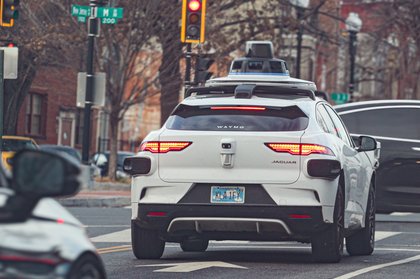 Waymo, divizia de mașini autonome a Google, anchetată în urma unui accident în care a fost lovit un copil