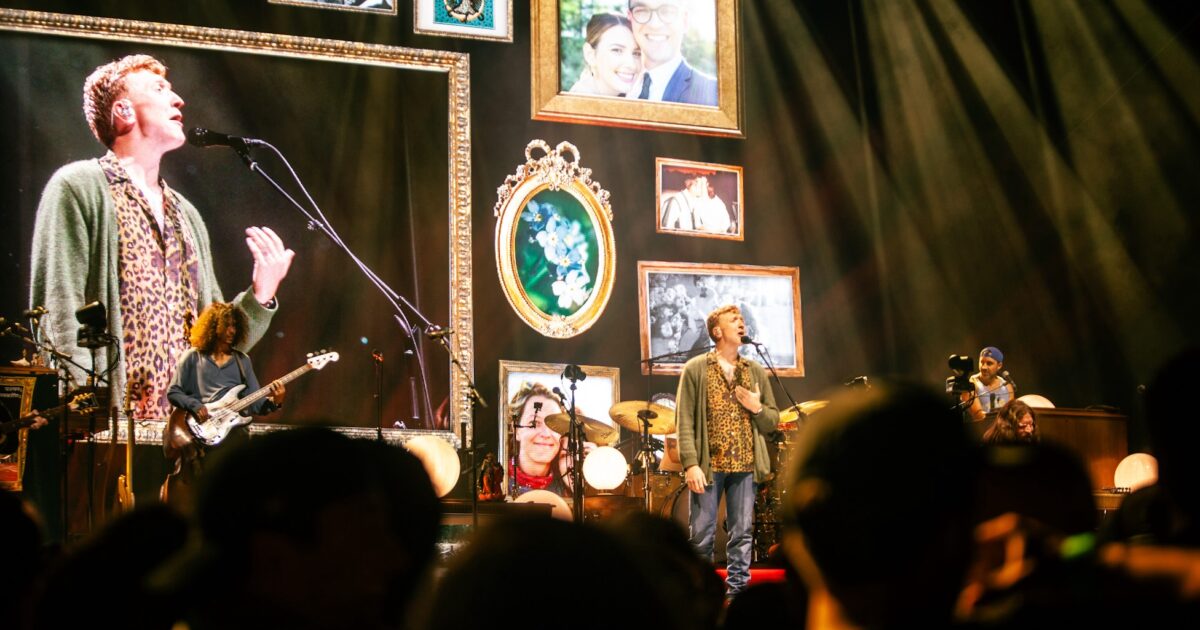 Tyler Childers Carries The “Honky Tonk Flame” To Forest Hills [Photos/Videos]
