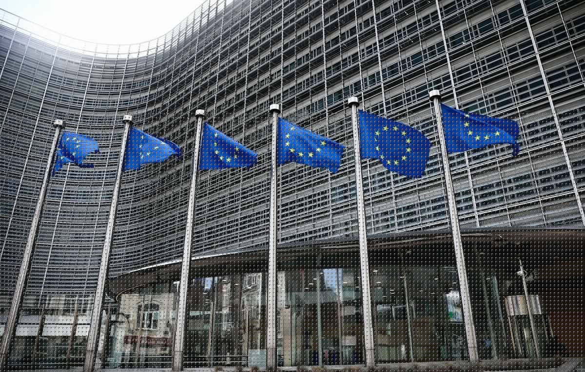 FACTBOX: Oil price cap freeze, bank restrictions in EU’s 21st sanctions package