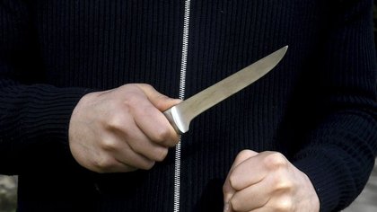 Il tente de séparer une bagarre, reçoit un coup de couteau et frôle la mort : l’auteur des faits est condamné à de la prison ferme