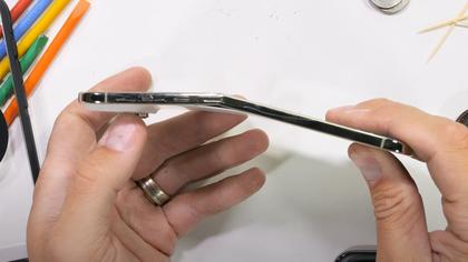 iPhone Air avoids 'bendgate' in YouTube destruction 'test'