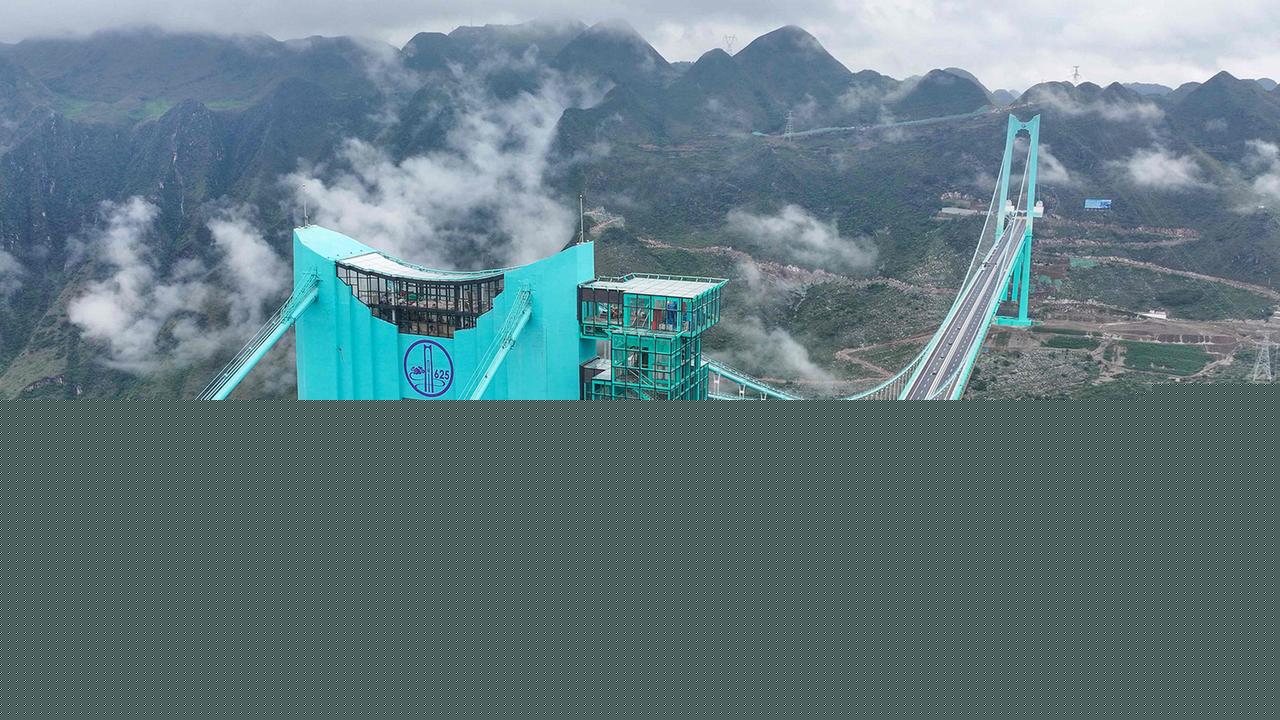 Höchste Brücke der Welt in China für Verkehr freigegeben
